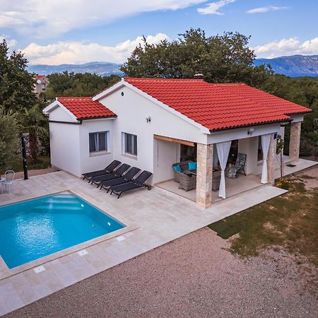 Villa Nevera Омишаль Экстерьер фото