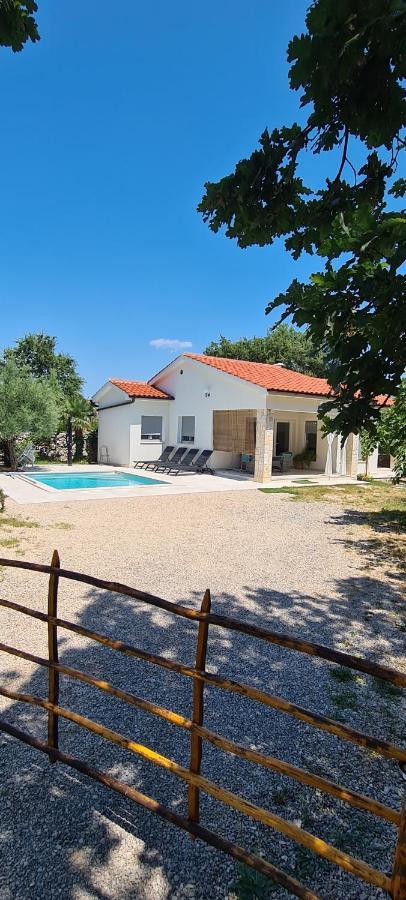 Villa Nevera Омишаль Экстерьер фото